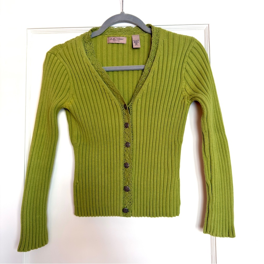 🚫SOLD🚫 Green Ribbed V-Neck Sweater